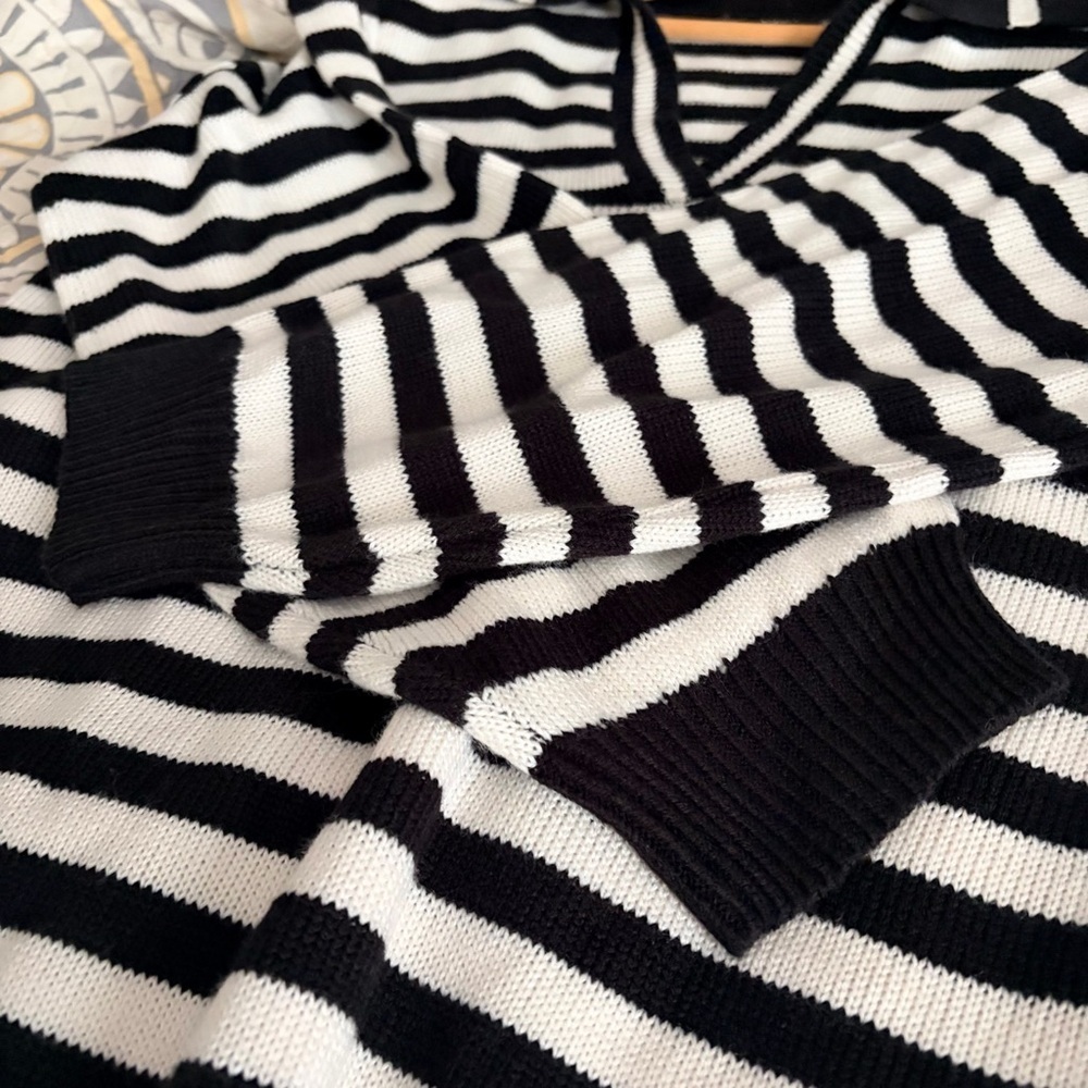 VICI Pasquale Black and White Striped Knit Collared Midi Dress, Large - Picture 9 of 12